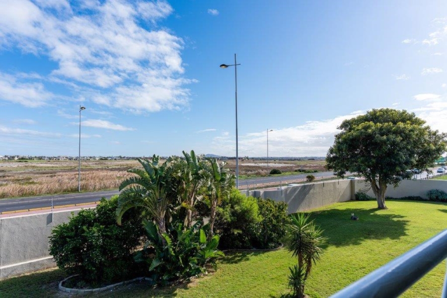 2 Bedroom Property for Sale in Milnerton Western Cape